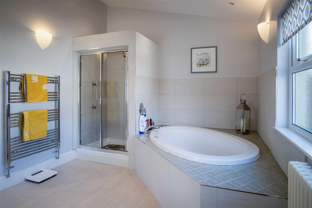 Ensuite