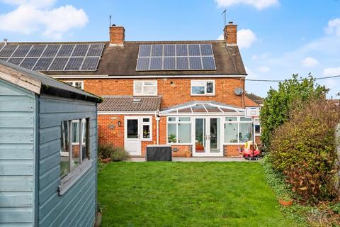 3 bedroom semi-detached house for sale, St. Michaels Close, Ufton, Leamington Spa
