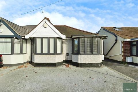 3 bedroom semi-detached bungalow for sale, Greenleafe Drive, Ilford, IG6