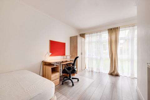 5 bedroom house to rent, Somner Close, Canterbury.