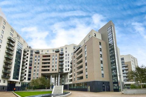 2 bedroom flat to rent, Gateway East, Marsh Lane, Leeds, LS9