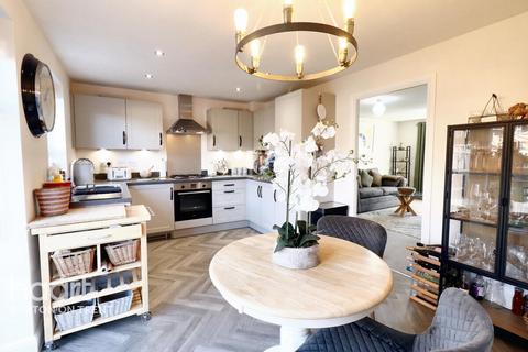 4 bedroom detached house for sale, Marley Way, Burton-on-trent