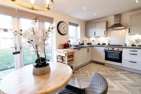 4 bedroom detached house for sale, Marley Way, Burton-on-trent