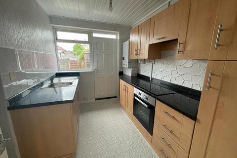 2 bedroom bungalow to rent, Cotswold Avenue, Chadderton, Oldham