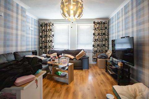 3 bedroom flat for sale, Lochend Avenue, Gartcosh G69