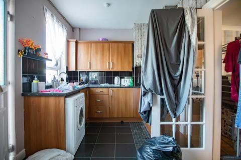 3 bedroom flat for sale, Lochend Avenue, Gartcosh G69
