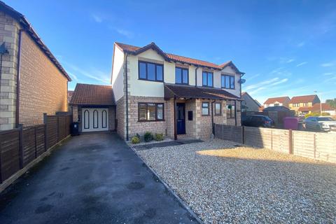 3 bedroom semi-detached house to rent, Hempitts Road, Walton
