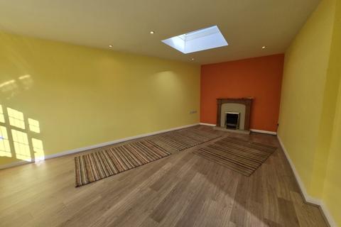 Dison Close, Enfield, EN3
