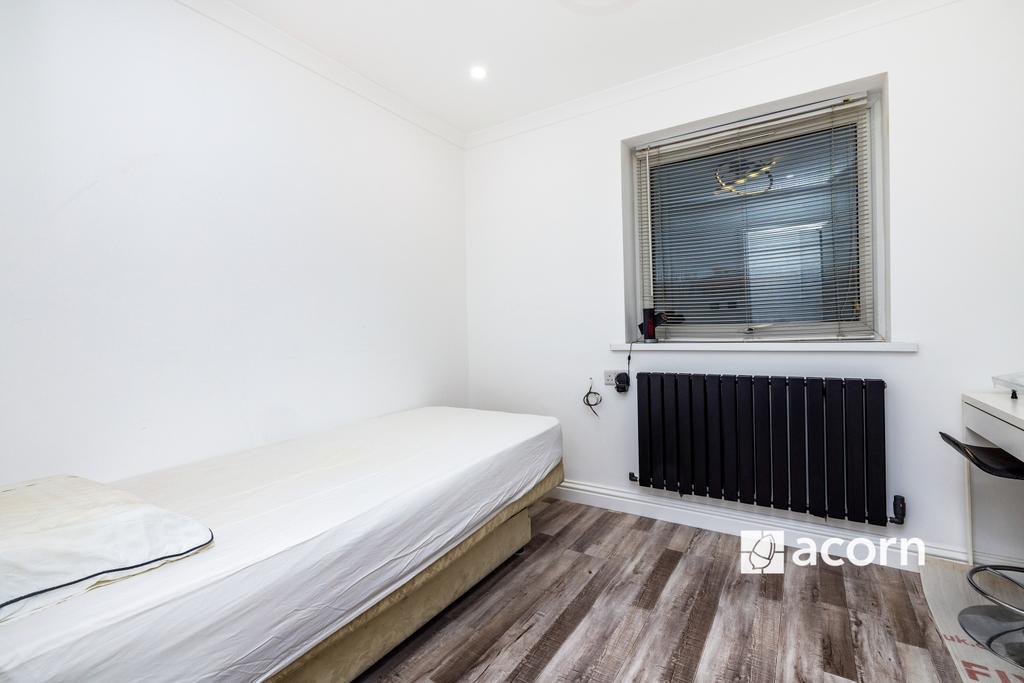 Bedroom 2 (2)
