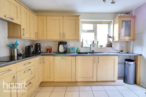 4 bedroom detached house for sale, Glamis Close, Chatham