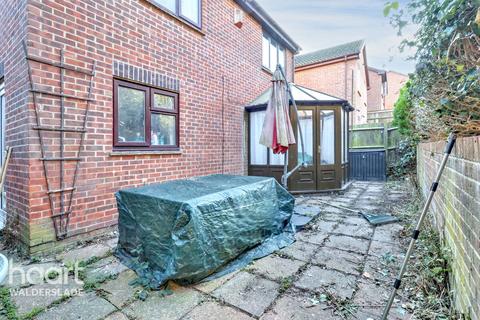 4 bedroom detached house for sale, Glamis Close, Chatham