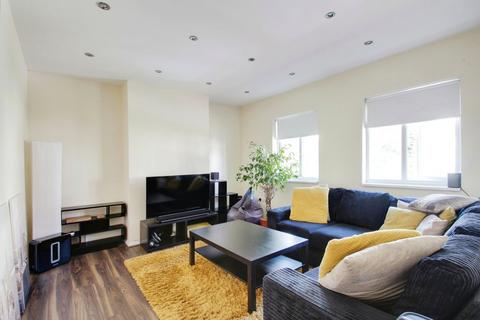 undefined, Bathurst Walk, Richings Park SL0