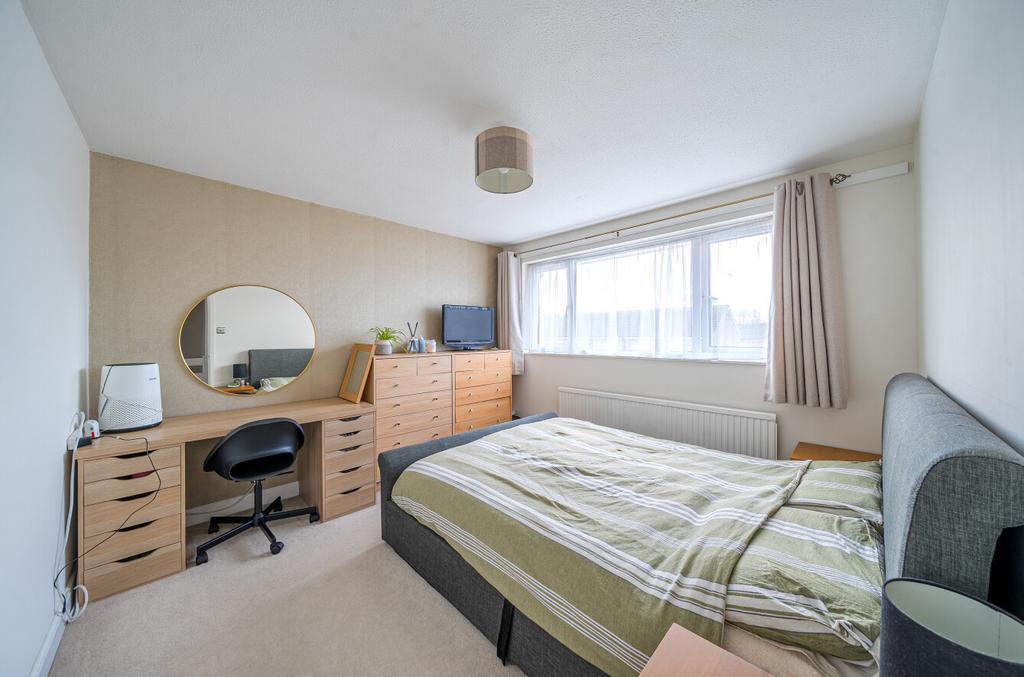 1383052-5-691ee7a...