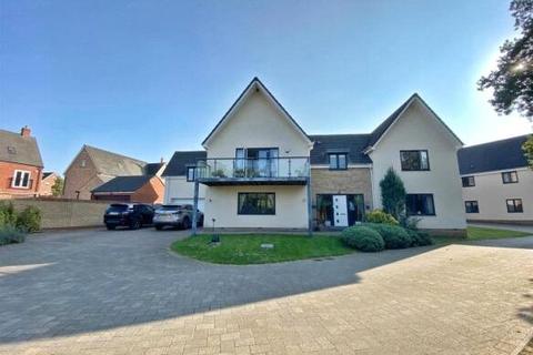 5 bedroom detached house to rent, Wyman Chase, Oxley Park, MK4