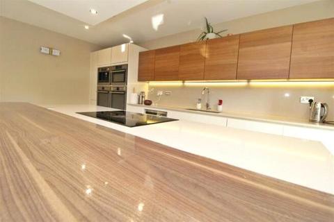 5 bedroom detached house to rent, Wyman Chase, Oxley Park, MK4