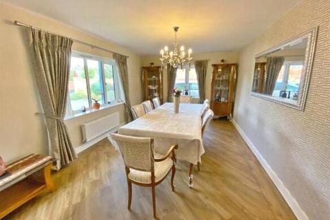 5 bedroom detached house to rent, Wyman Chase, Oxley Park, MK4