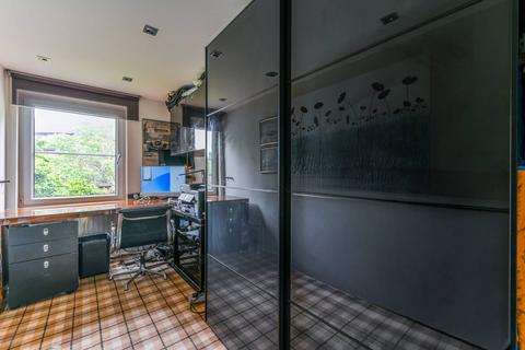 2 bedroom flat to rent, Paveley Drive, Battersea, London, SW11