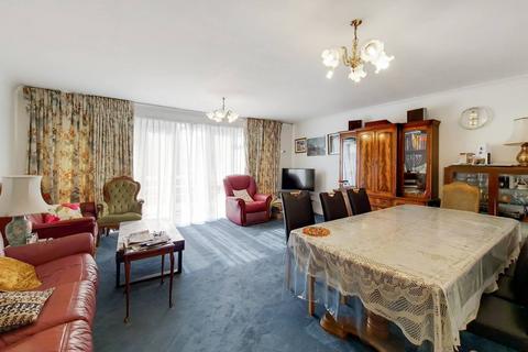2 bedroom flat for sale, Windermere Hall, Edgware, HA8