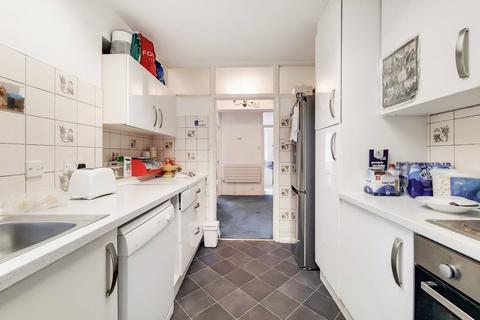 2 bedroom flat for sale, Windermere Hall, Edgware, HA8