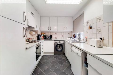 2 bedroom flat for sale, Windermere Hall, Edgware, HA8