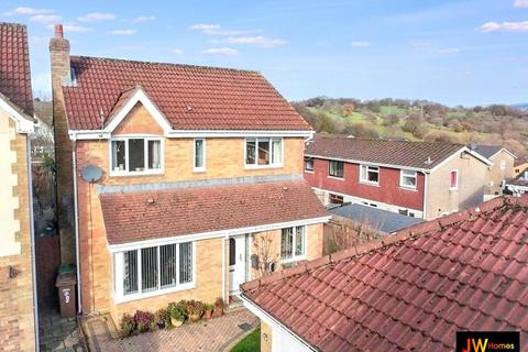 4 bedroom detached house for sale, Cae Celyn, Crumlin NP11