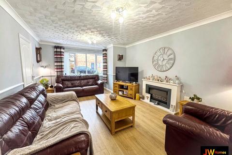 4 bedroom detached house for sale, Cae Celyn, Crumlin NP11