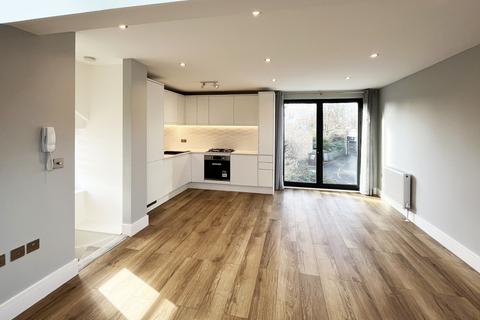 undefined, Grand Drive, Raynes Park SW20