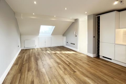 undefined, Grand Drive, Raynes Park SW20