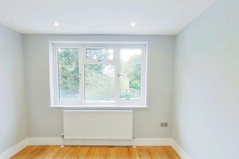 undefined, Grand Drive, Raynes Park SW20