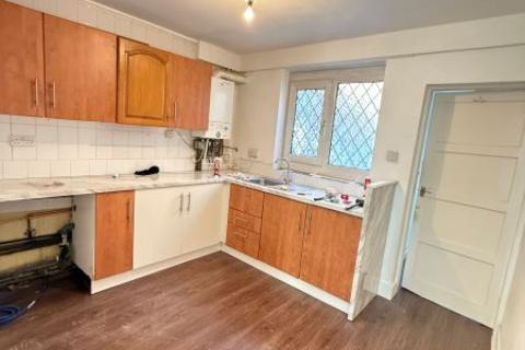 3 bedroom terraced house to rent, Alexandra Road, Tipton DY4