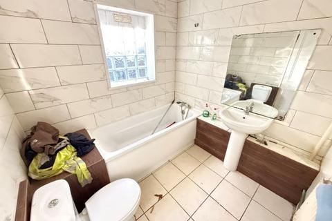 3 bedroom terraced house to rent, Alexandra Road, Tipton DY4