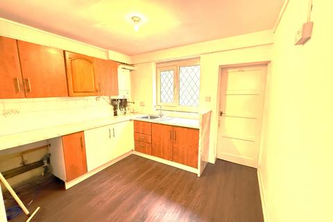 3 bedroom terraced house to rent, Alexandra Road, Tipton DY4