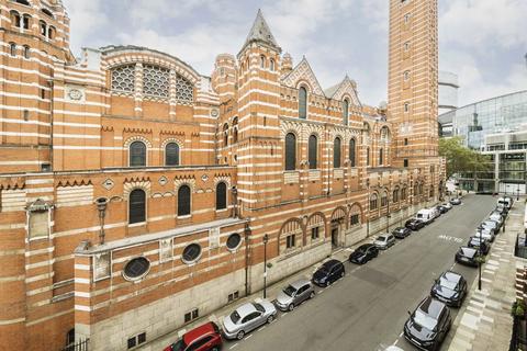 3 bedroom flat to rent, Ashley Gardens, London SW1P