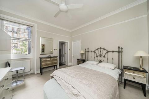 3 bedroom flat to rent, Ashley Gardens, London SW1P