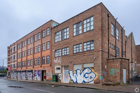 Retail property (high street) to rent, 44 Bradford St Birmingham B5 6HX