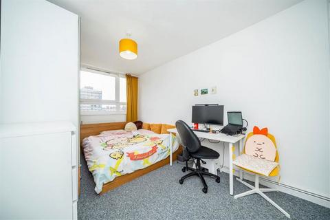 3 bedroom maisonette for sale, St. John's Estate, London N1