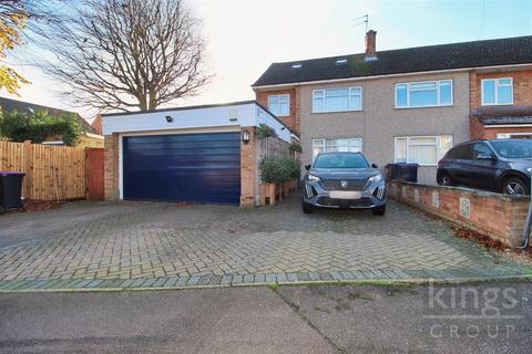 4 bedroom semi-detached house for sale, Cozens Road, Ware