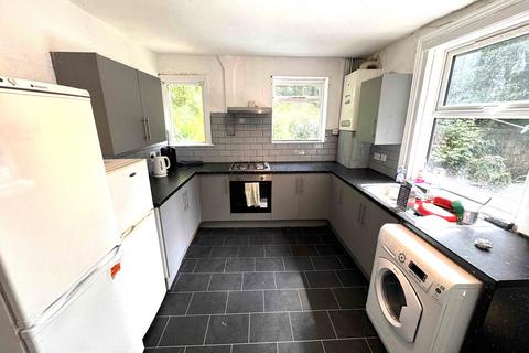 6 bedroom terraced house to rent, St Michaels Terrace, Headingley LS6