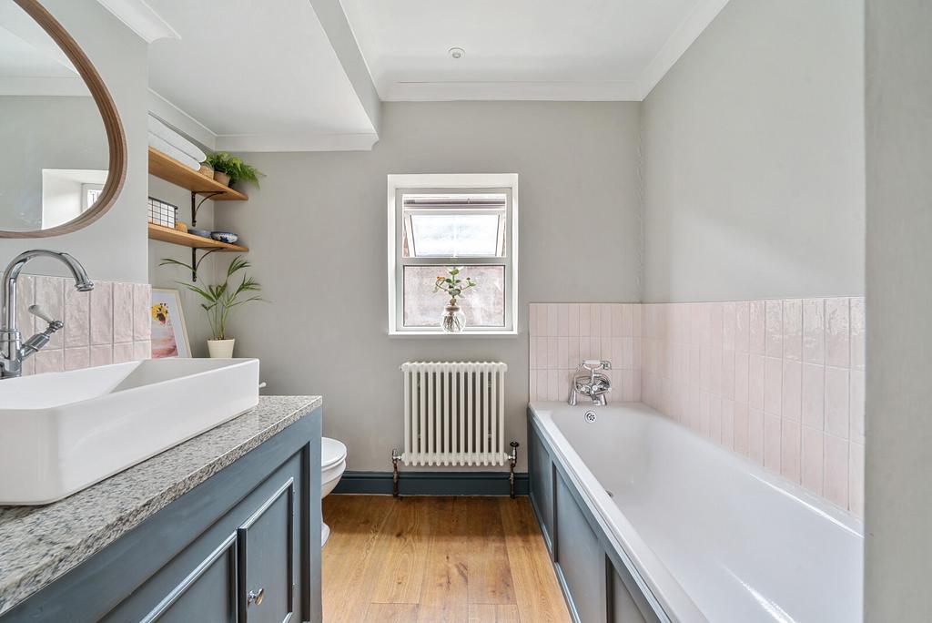 1327578-7-6878ccc...