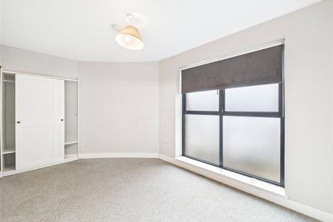 2 bedroom apartment to rent, The Parade, Bristol, BS13