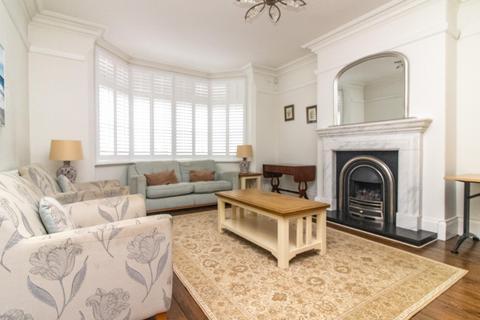 5 bedroom house to rent, Guilford Road, Stoneygate