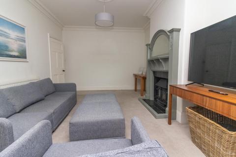 5 bedroom house to rent, Guilford Road, Stoneygate