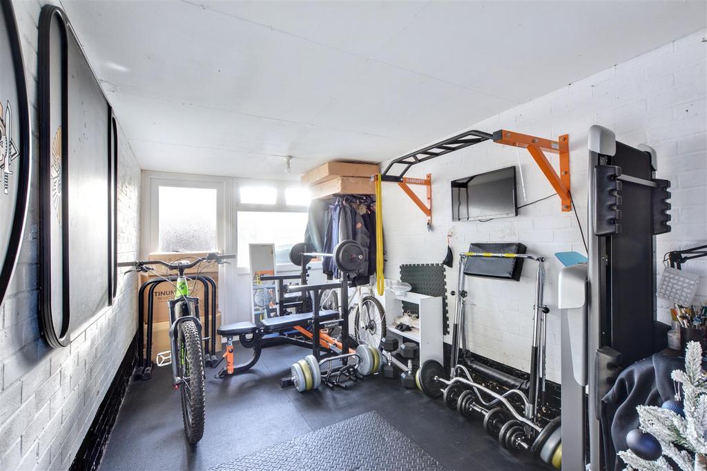 Garage 1.jpeg
