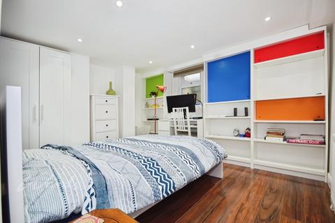 undefined, Albany Road Chatham ME4
