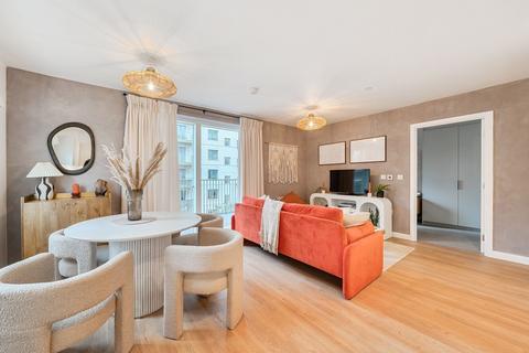 2 bedroom flat to rent, Mast Street, Barking, IG11