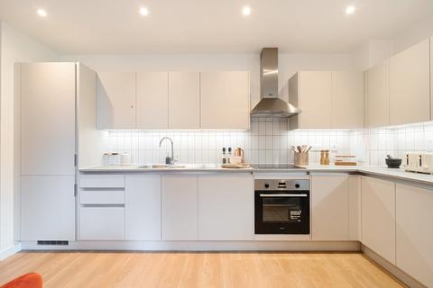 2 bedroom flat to rent, Mast Street, Barking, IG11