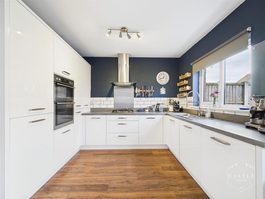 Dining kitchen