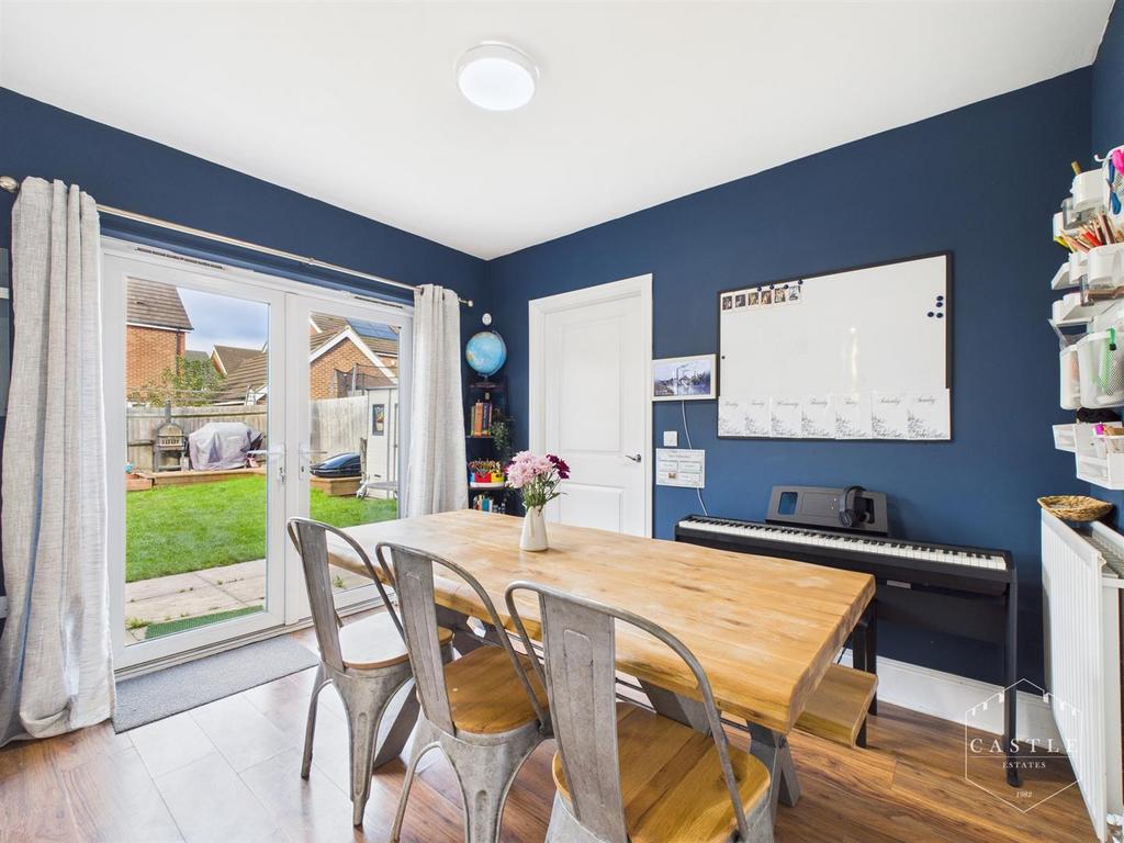 Dining kitchen
