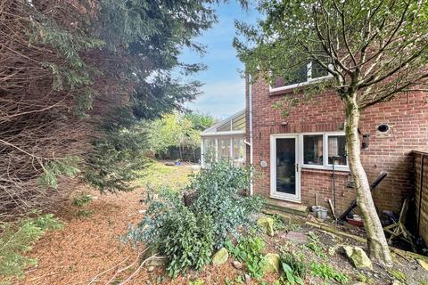 undefined, Glanton Close, Wardley, Gateshead, Tyne and Wear, NE10 8UH