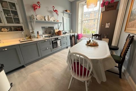 3 bedroom flat to rent, Brandon Street, Edinburgh EH3